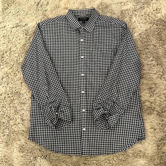 BANANA REPUBLIC CHECKERED BUTTON DOWN - Picture 3 of 6